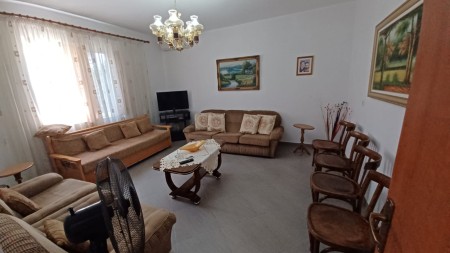 Vilë - Qira Rruga Don Bosko