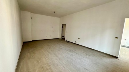 Apartament 2+1 - Shitje Kavaja Street