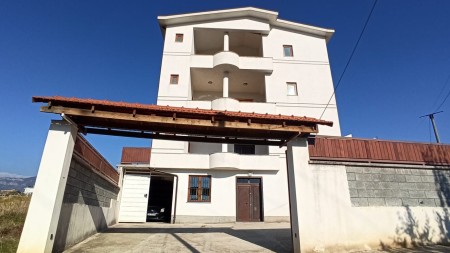 Villa - For sale Rruga Grigor Cilka
